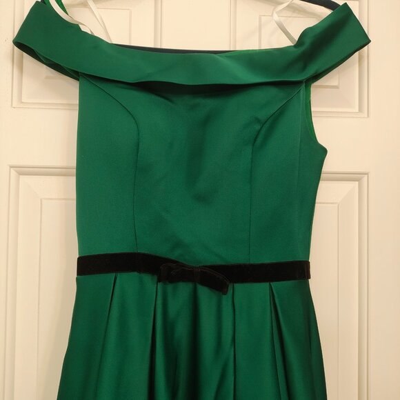 Green off the shoulder ball gown - Leena for Mac Duggal - Picture 2 of 6